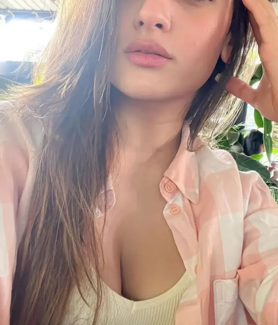 Ivana Navin, escort model in Kondapur